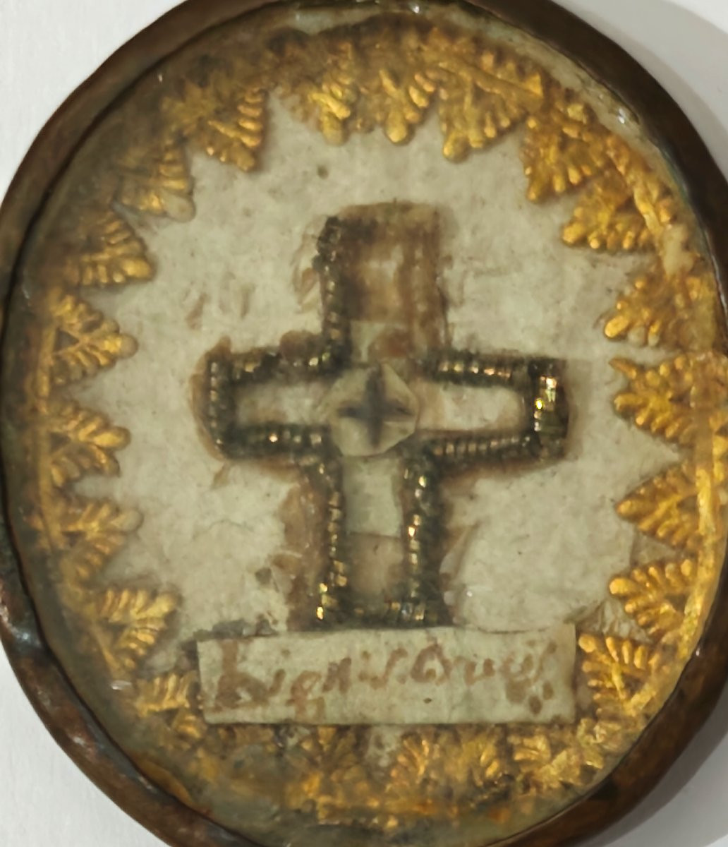 Reliquaire ancien « Lignum Crucis » – Fin du XIXe siècle – Métal argenté-photo-2
