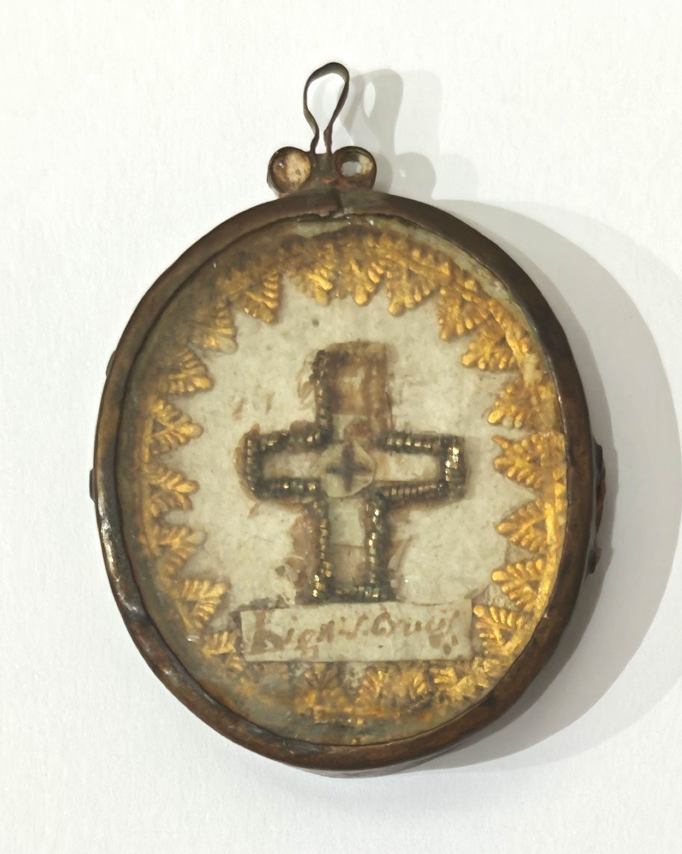 Reliquaire ancien « Lignum Crucis » – Fin du XIXe siècle – Métal argenté