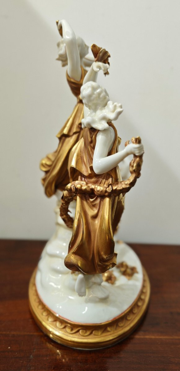 Important Sculptural Group "triumph Of Abundance" In White And Gold Porcelain-photo-6