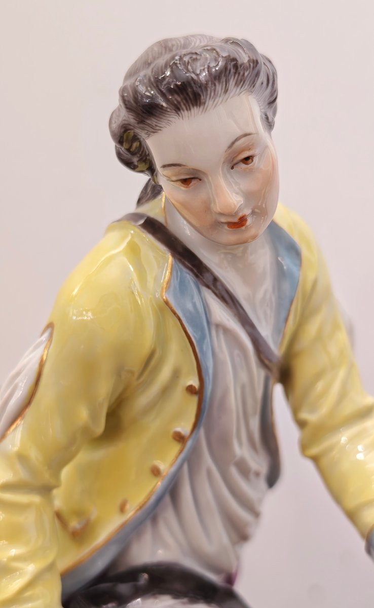Statue en porcelaine de Meissen représentant un berger au nid d'oiseau et son chien-photo-3