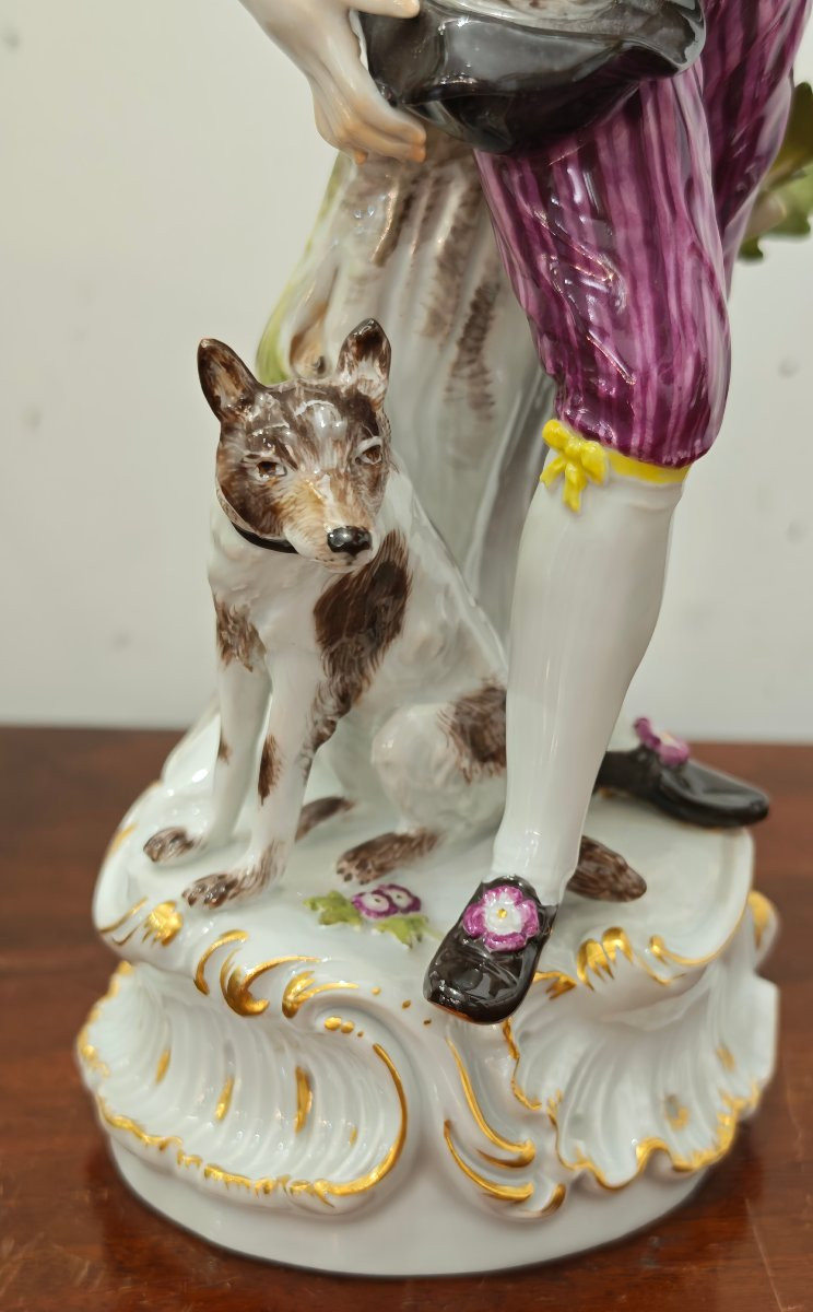 Statue en porcelaine de Meissen représentant un berger au nid d'oiseau et son chien-photo-1