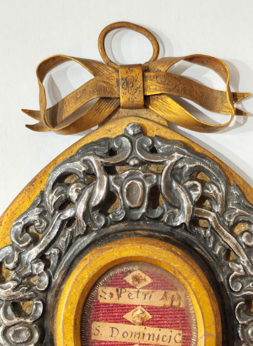 Reliquaire ovale ancien en bronze doré et argent, États pontificaux, Rome, XIXe siècle-photo-2