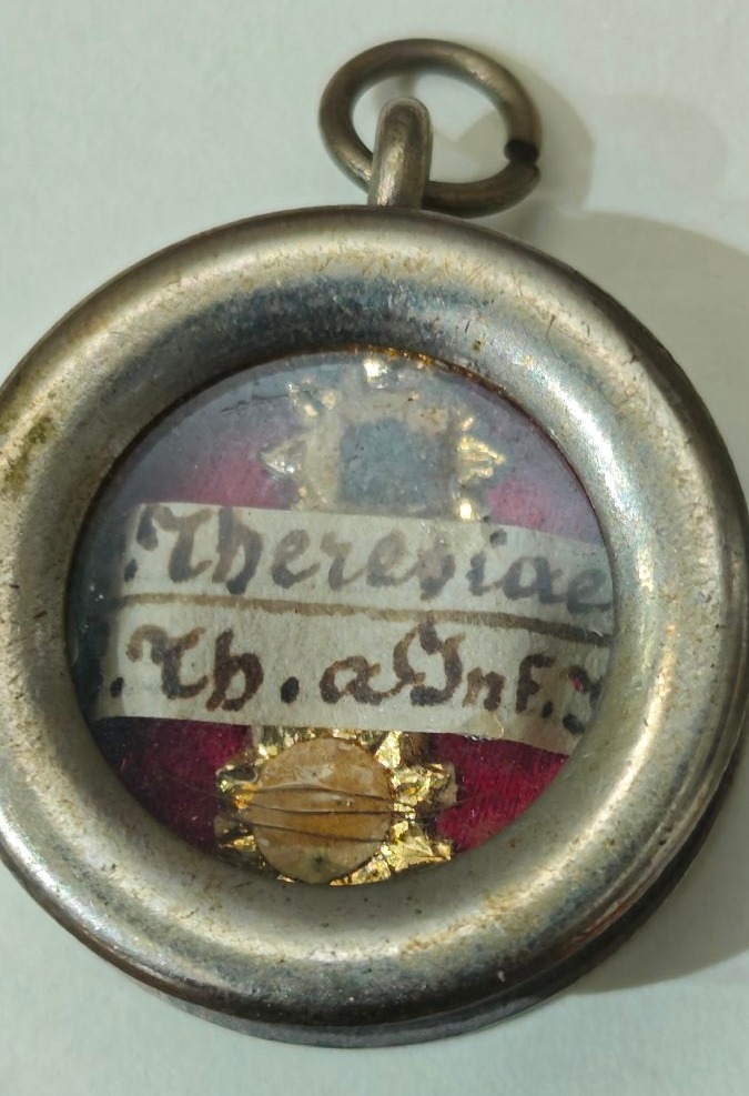 Antique Reliquary: Saint Thérèse Of Lisieux And The Infant Jesus -photo-4