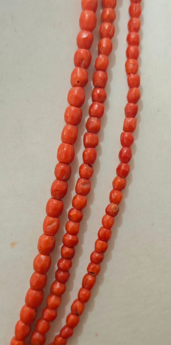 Collier à trois rangs en corail méditerranéen et or 18 carats-photo-4