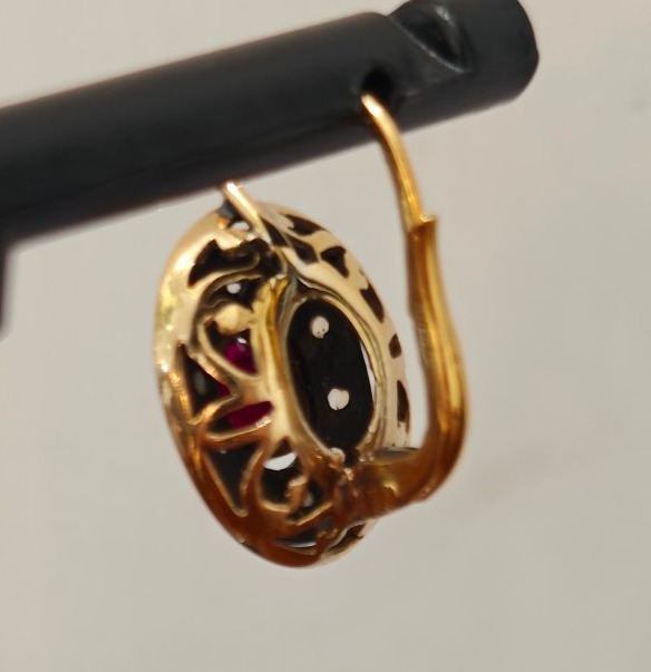 Boucles d'oreilles vintage en or 18 carats, rubis et diamants en forme de rose.-photo-4