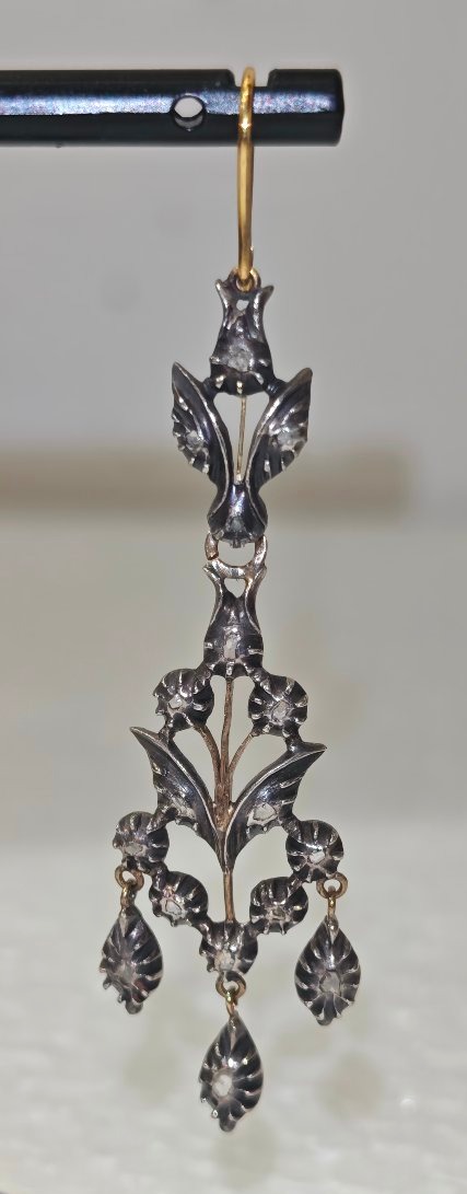 Boucles d'oreilles pendantes chandelier en or et diamants-photo-3