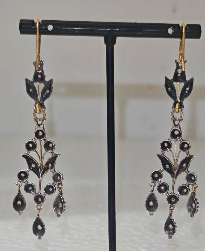 Boucles d'oreilles pendantes chandelier en or et diamants-photo-4