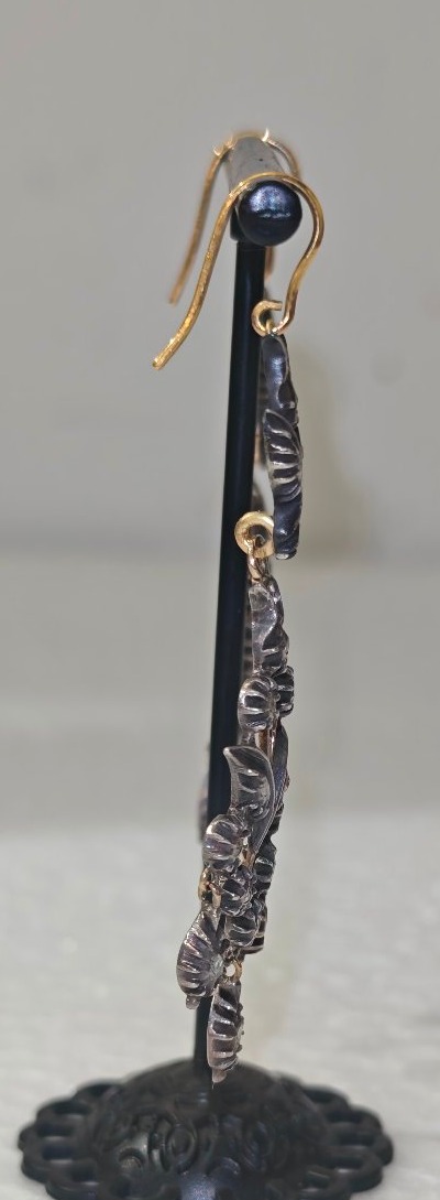 Boucles d'oreilles pendantes chandelier en or et diamants-photo-2