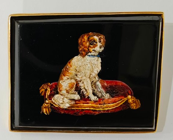 Broche pendentif en micromosaïque romaine, XIXe siècle, Chien du Grand Tour