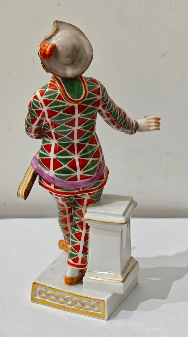 Meissen Painted Porcelain Statuette Of Harlequin With A Mask -photo-3