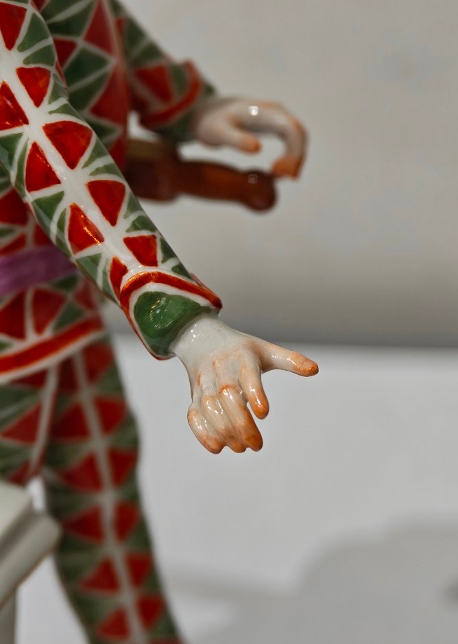 Meissen Painted Porcelain Statuette Of Harlequin With A Mask -photo-1
