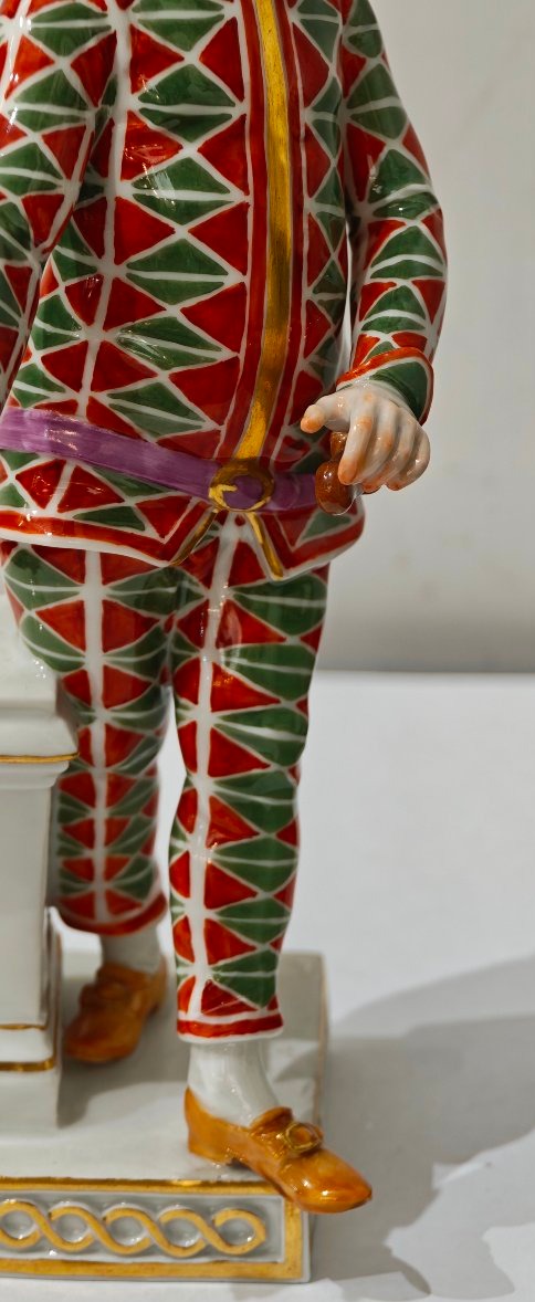 Meissen Painted Porcelain Statuette Of Harlequin With A Mask -photo-5
