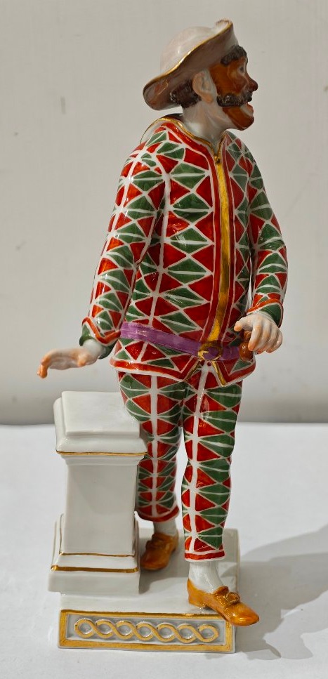 Meissen Painted Porcelain Statuette Of Harlequin With A Mask -photo-7
