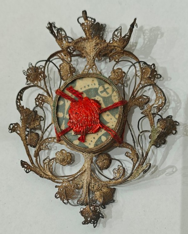 18th-century Silver Filigree Reliquary With Its Original Case -photo-4