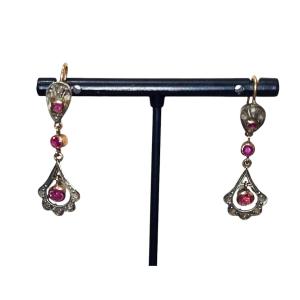 Boucles d'oreilles antiques en or avec rubis et roses en diamants 