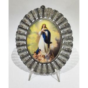 Plaque en porcelaine peinte avec cadre en filigrane d'argent