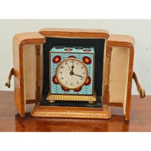 Réveil Zenith Art Déco en émail avec écrin