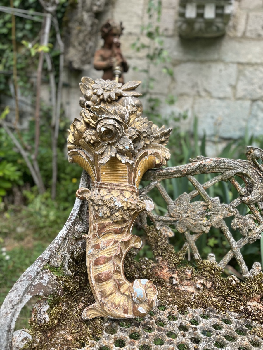 Applique en bois doré 