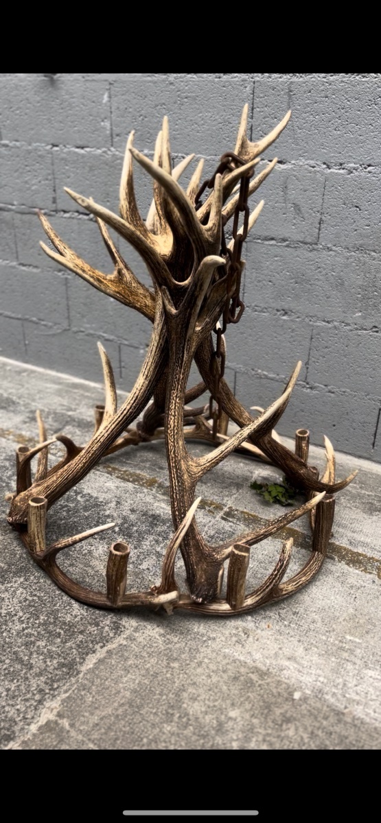 Lustre en bois de cerf-photo-1