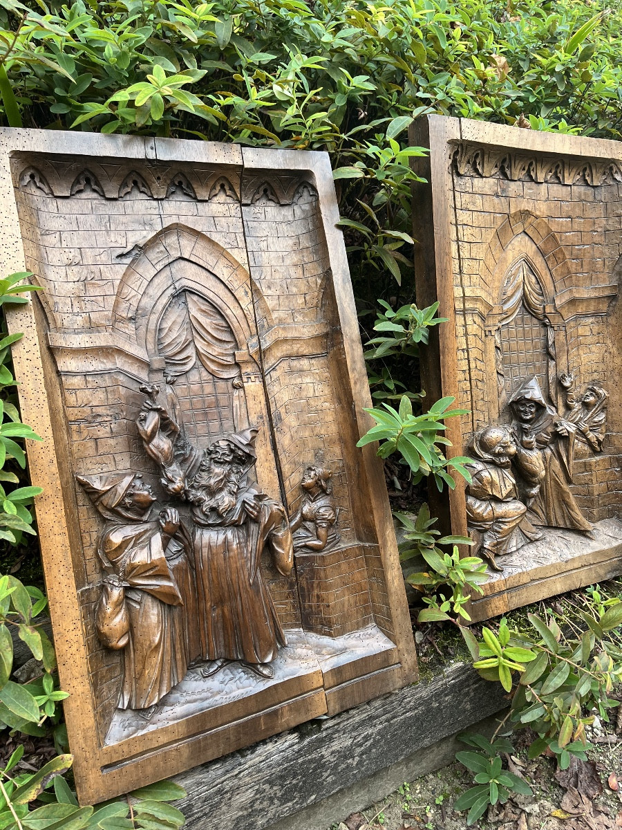 Suite de 3 panneaux en noyer 