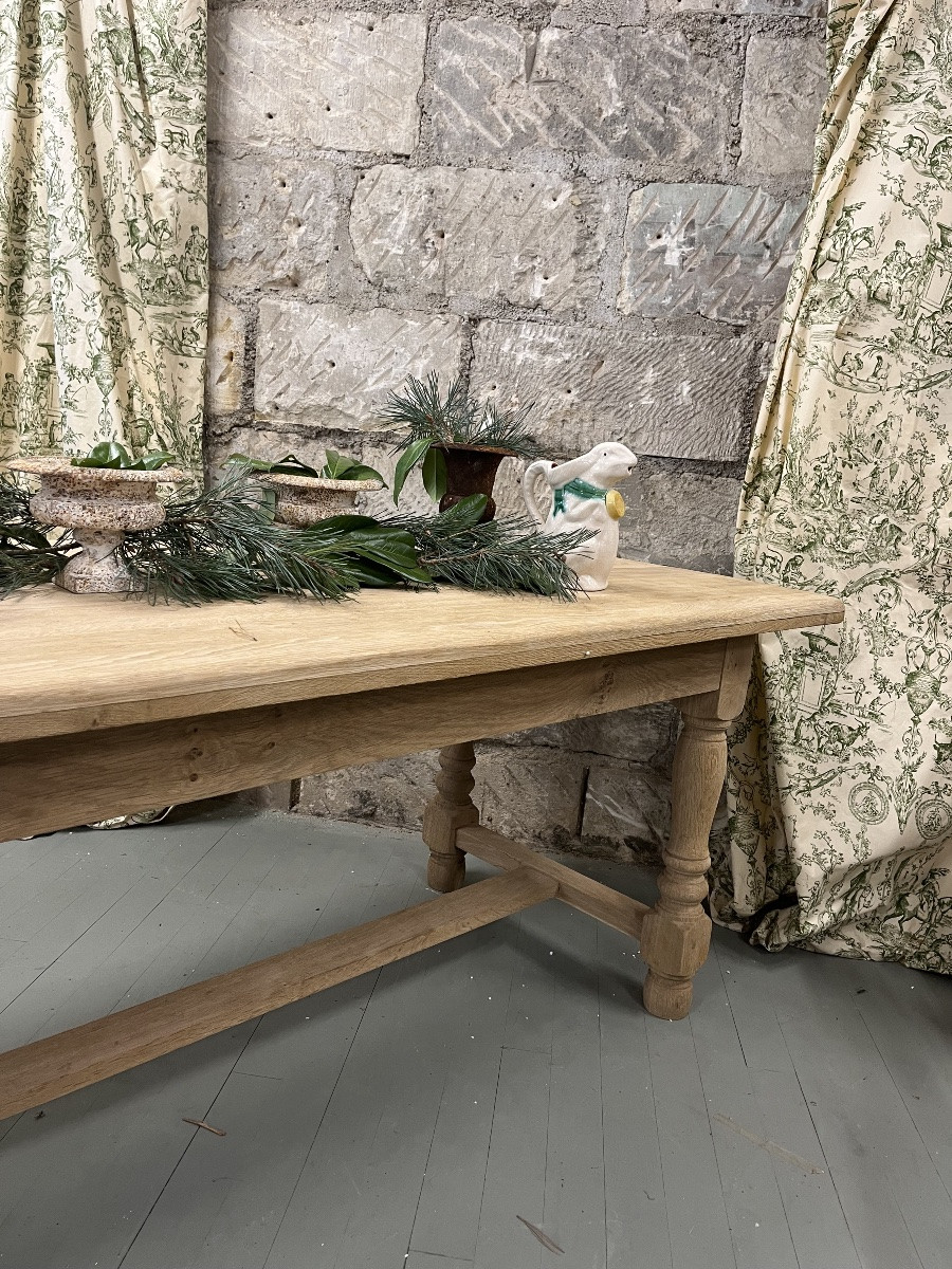 Farmhouse Table -photo-2