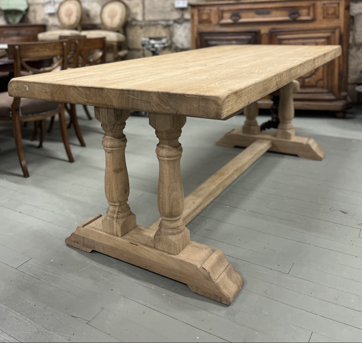 Table de monastère sablée 