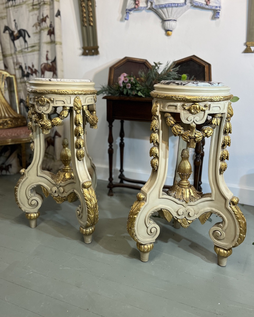 Paire de sellettes en bois sculpté -photo-3