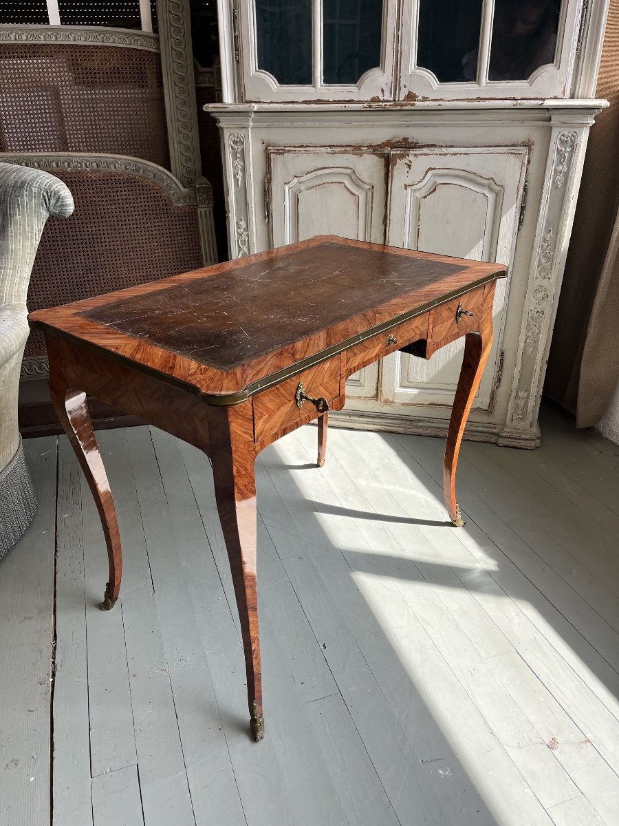 Pretty Desk -photo-3