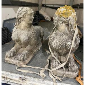 Paire de sphinges en pierre