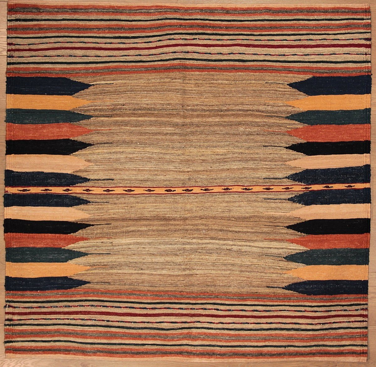 Kilim Sofreh Kamoo Iran 130 X 128 Cm