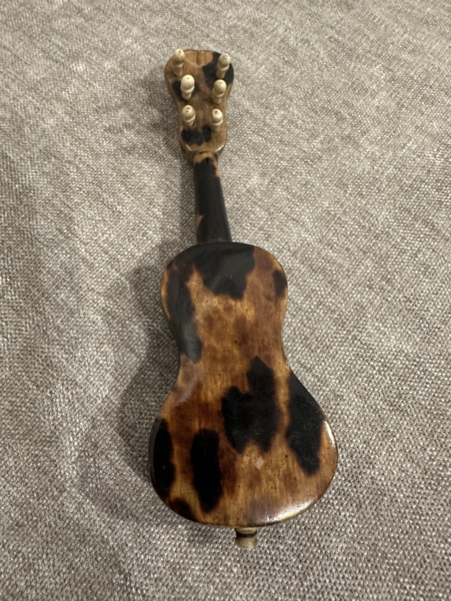 Miniature Guitar Made Of Tortoiseshell And Bone-photo-3