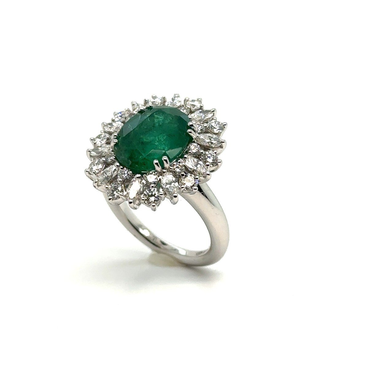 Princess Chimento Emerald Ring 4.16 Carats Diamonds 1.55 Carats White Gold-photo-1
