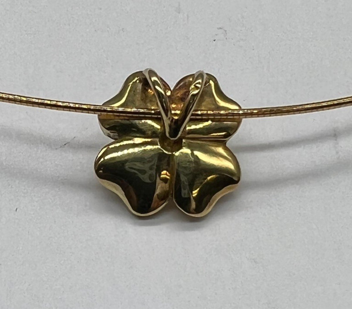 Collier Oméga à Maille Semi-rigide Avec Pendentif Fleur Et Perle De Culture -photo-4