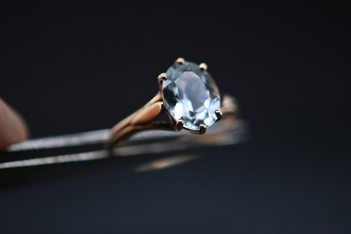 Solitaire In 18 Carat Gold And Oval Aquamarine-photo-3