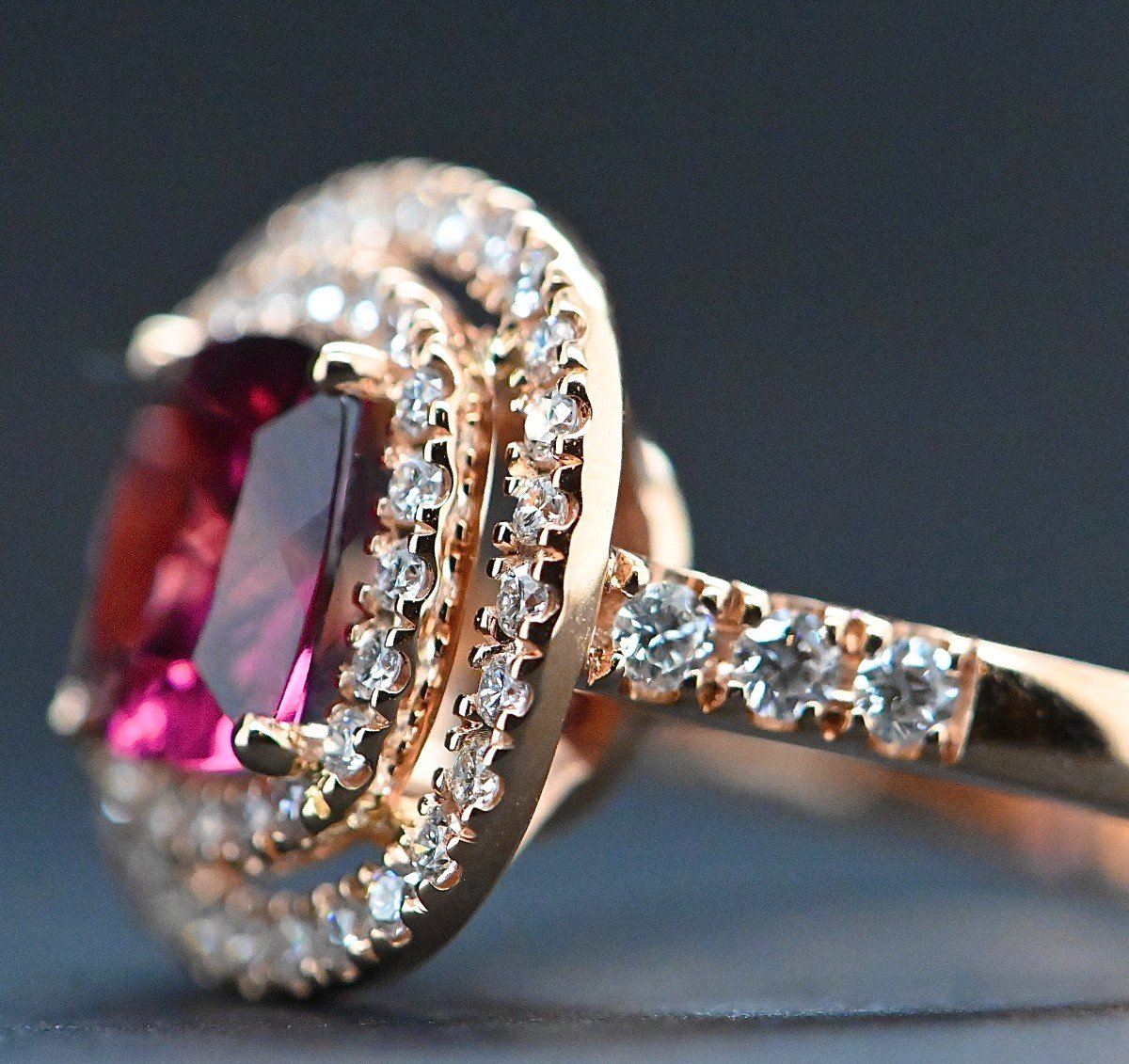 Cocktail Ring In 18k Rose Gold Adorned With A Rhodolite And 0.640 Carat Diamonds-photo-1