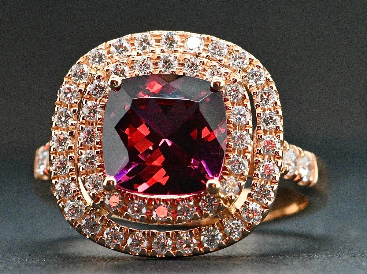 Cocktail Ring In 18k Rose Gold Adorned With A Rhodolite And 0.640 Carat Diamonds-photo-3