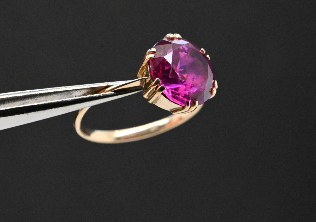 18 Carat Gold Ring Adorned With A Pink Glass Briolette -photo-2