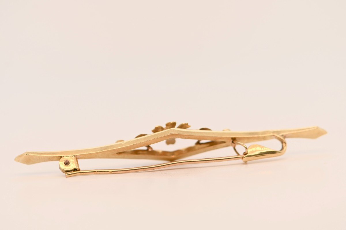 18-karat Gold Brooch In The Shape Of A Flower Adorned With A Ruby-photo-4