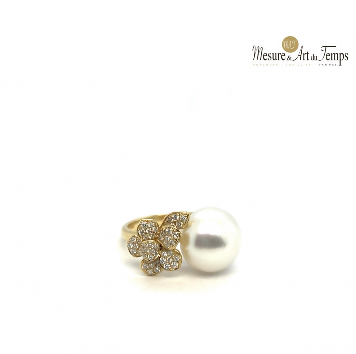 18k Yellow Gold Ring, Cultured Pearl And 0.32 Carat Diamond.-photo-2