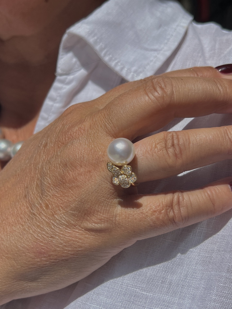 18k Yellow Gold Ring, Cultured Pearl And 0.32 Carat Diamond.-photo-1