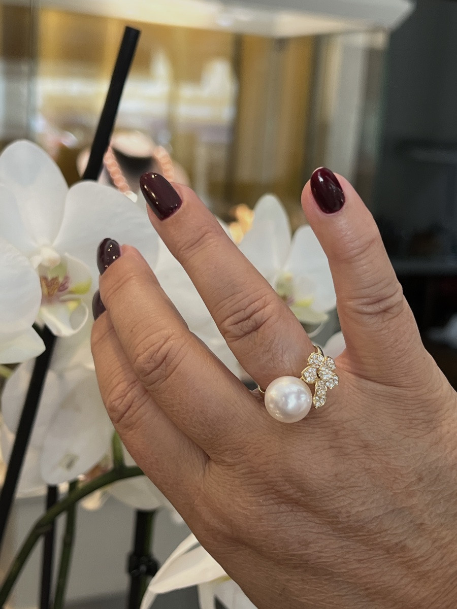 18k Yellow Gold Ring, Cultured Pearl And 0.32 Carat Diamond.-photo-2