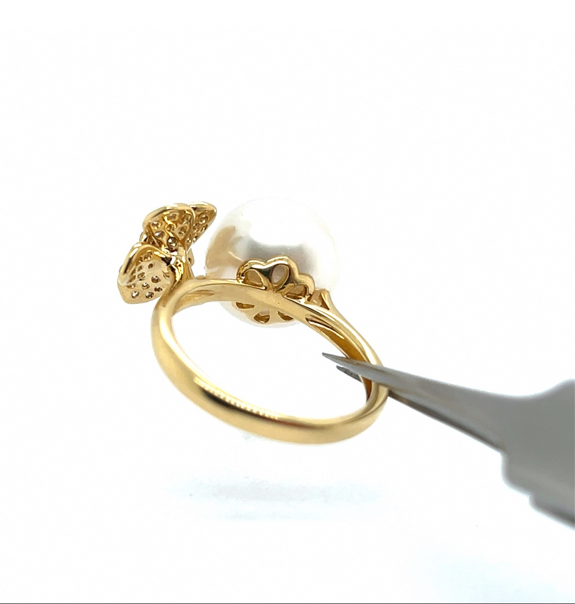 18k Yellow Gold Ring, Cultured Pearl And 0.32 Carat Diamond.-photo-3