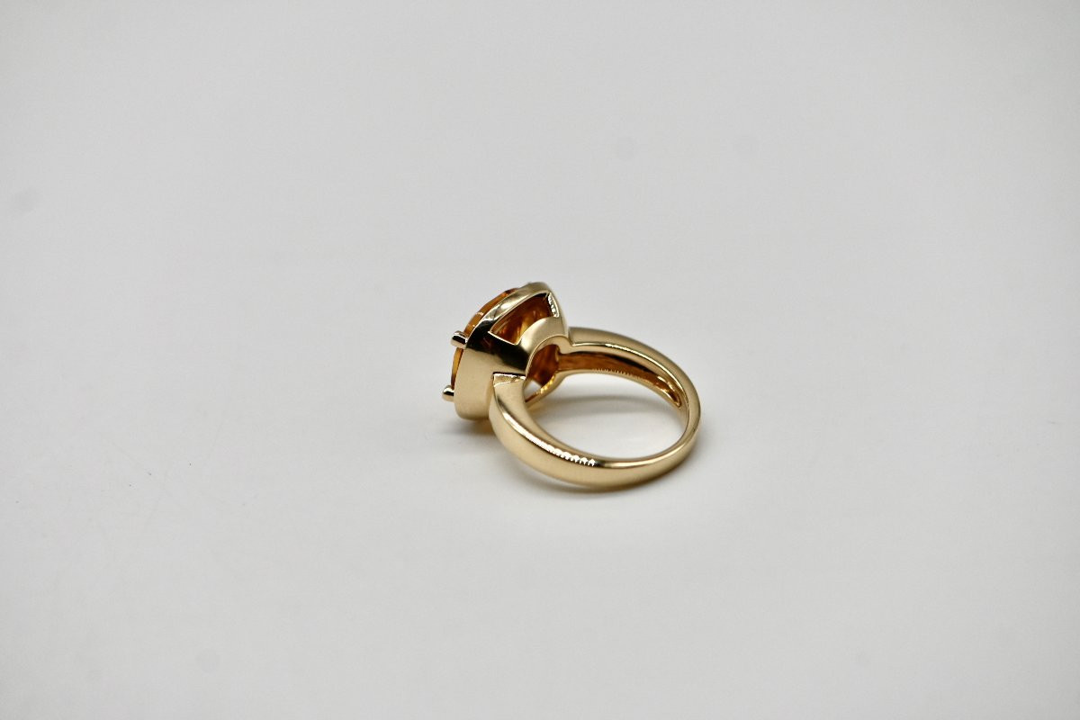 18k Yellow Gold Ring With Cushion-cut Citrine And Brilliant-cut Diamonds-photo-2