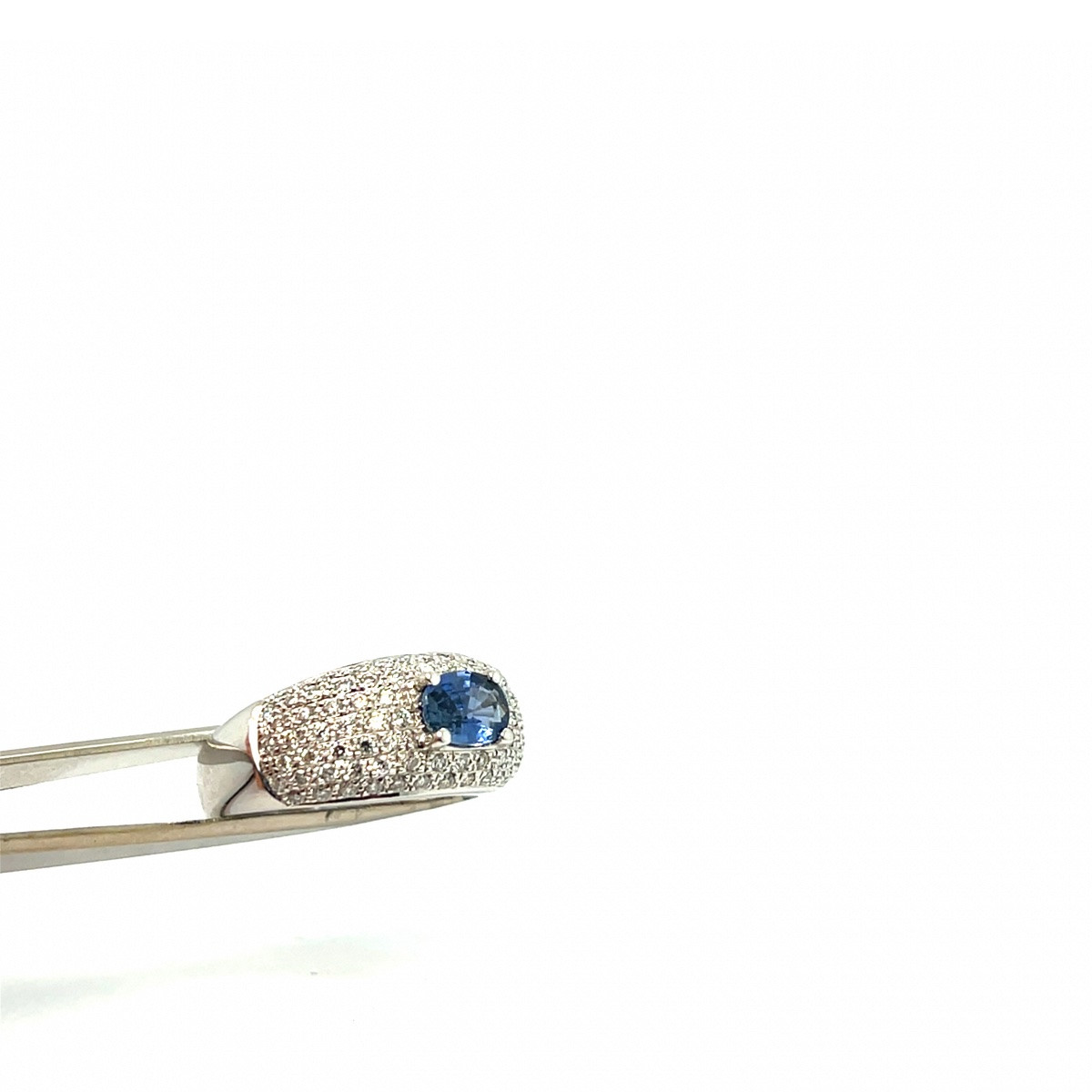 18k White Gold Cocktail Ring With Sapphire And Diamonds-photo-1
