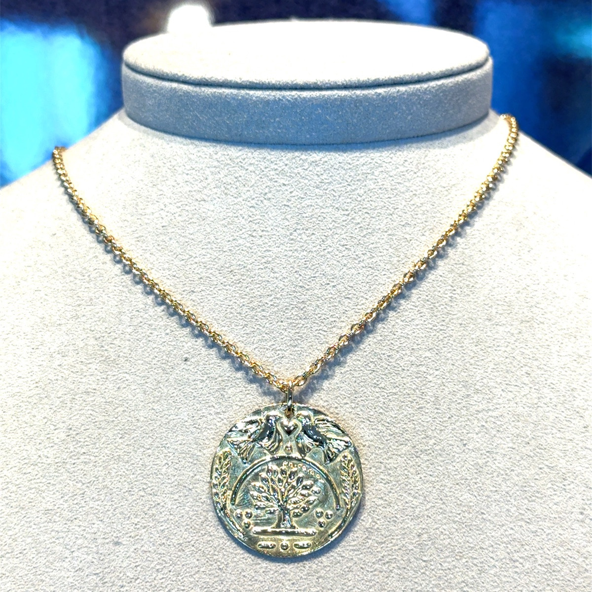 Collier Médaille Symbolique De L’Amour Et De La Réussite En Or Jaune 18 Carats-photo-4
