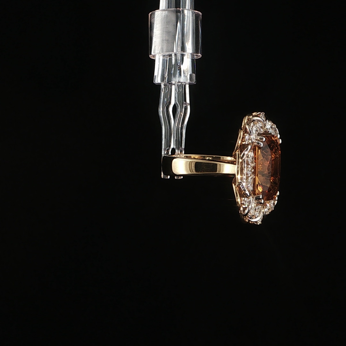 18-karat Gold Ring With A 7.33-carat Citrine And 1.08 Carats Of Diamonds-photo-5