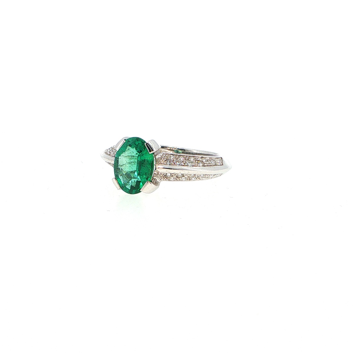 18-carat White Gold Ring With A 1.43-carat Natural Emerald And 40 Diamonds Totaling 0.47 Carats-photo-3