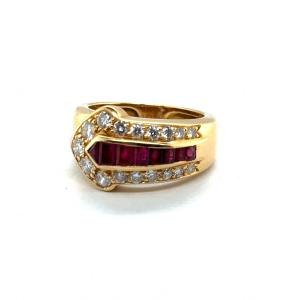 Bague cravatte rubis calibrés et diamants – Or jaune 18K