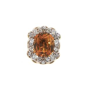 18-karat Gold Ring With A 7.33-carat Citrine And 1.08 Carats Of Diamonds