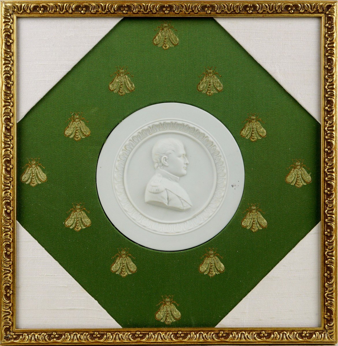 Grand Medaillon En Biscuit De Porcelaine De Paris - Napoleon 1er Empereur Des Francais En Biscuit de porcelaine - Ep. XIXe